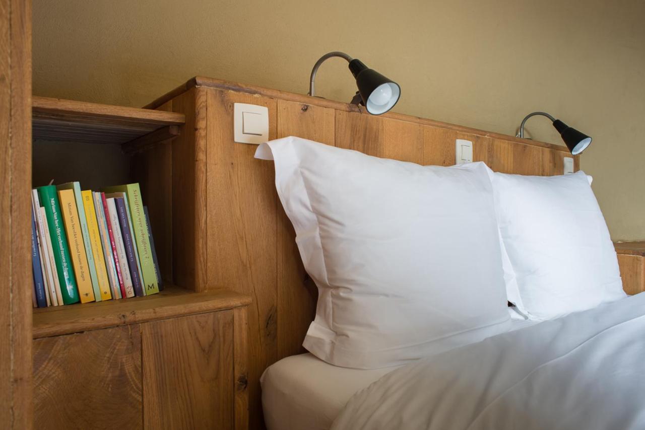 Poeziehotel Surplace - 15 Min Van Pairi Daiza & Industriezone Ghislenghien Bever Exterior photo